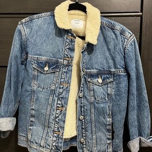 Old Navy Boyfriend Sherpa Lined Denim Jacket